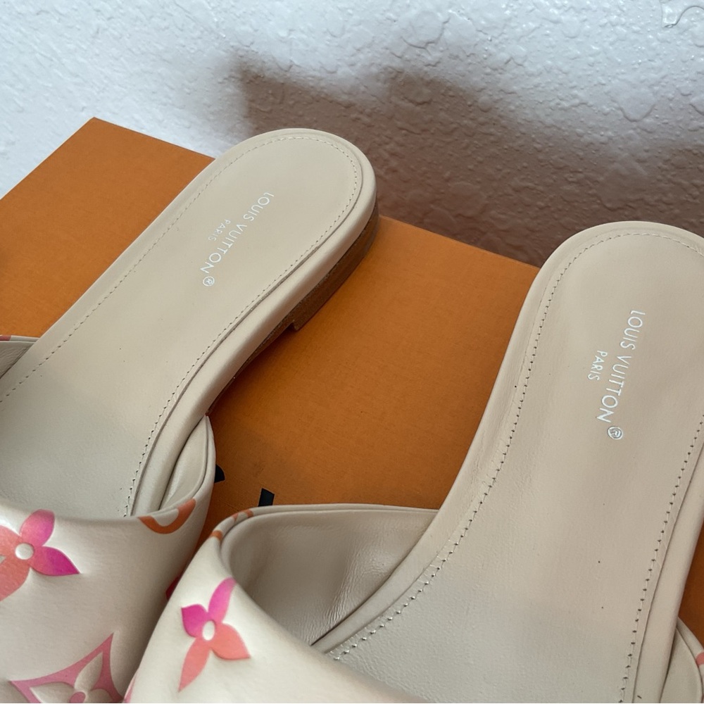 Louis Vuitton slides - Picture 3 of 8